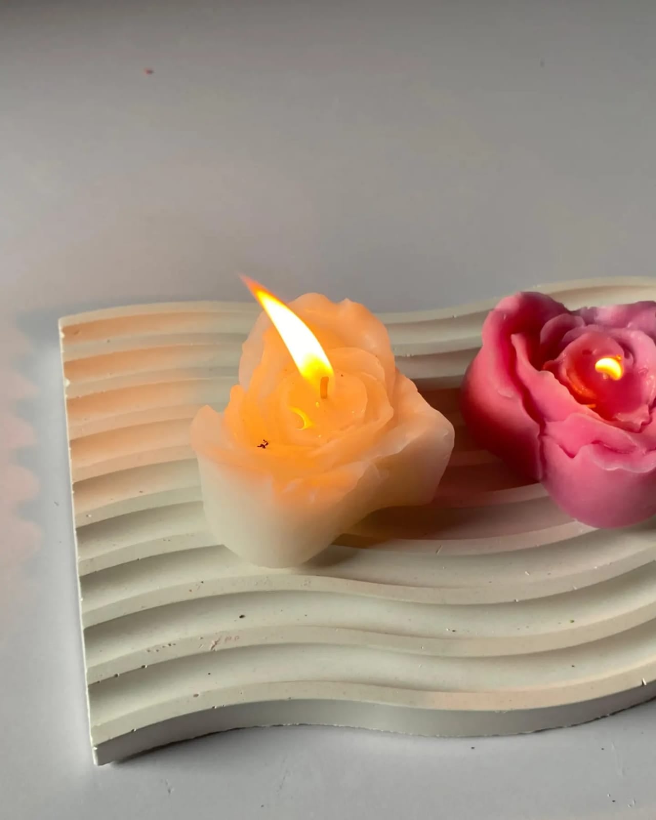 Wave Tray with Rose Heart Candles