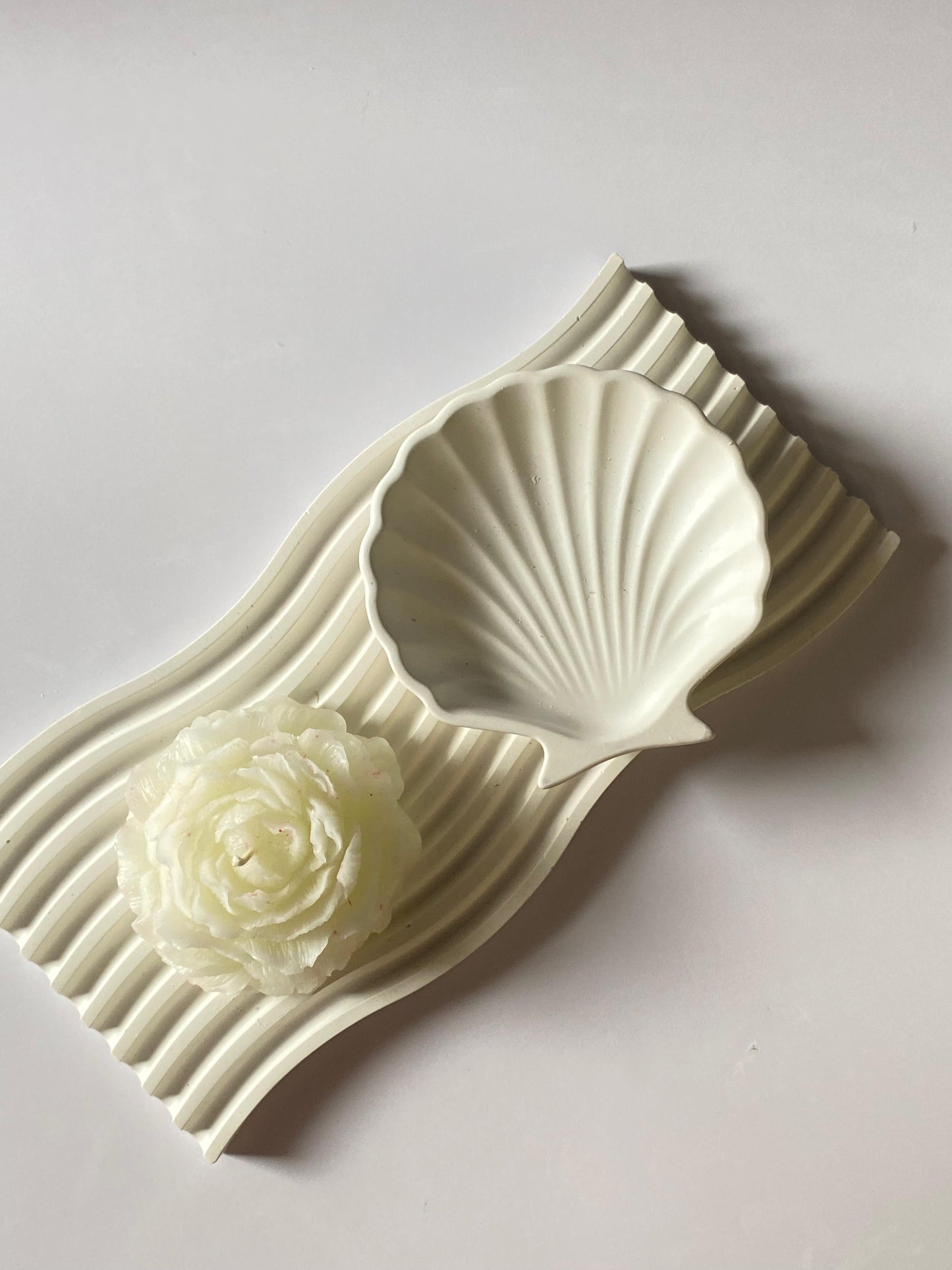 Set of 4 - Wave Tray, Peony candle, Stack Vase & Sea Shell Tray