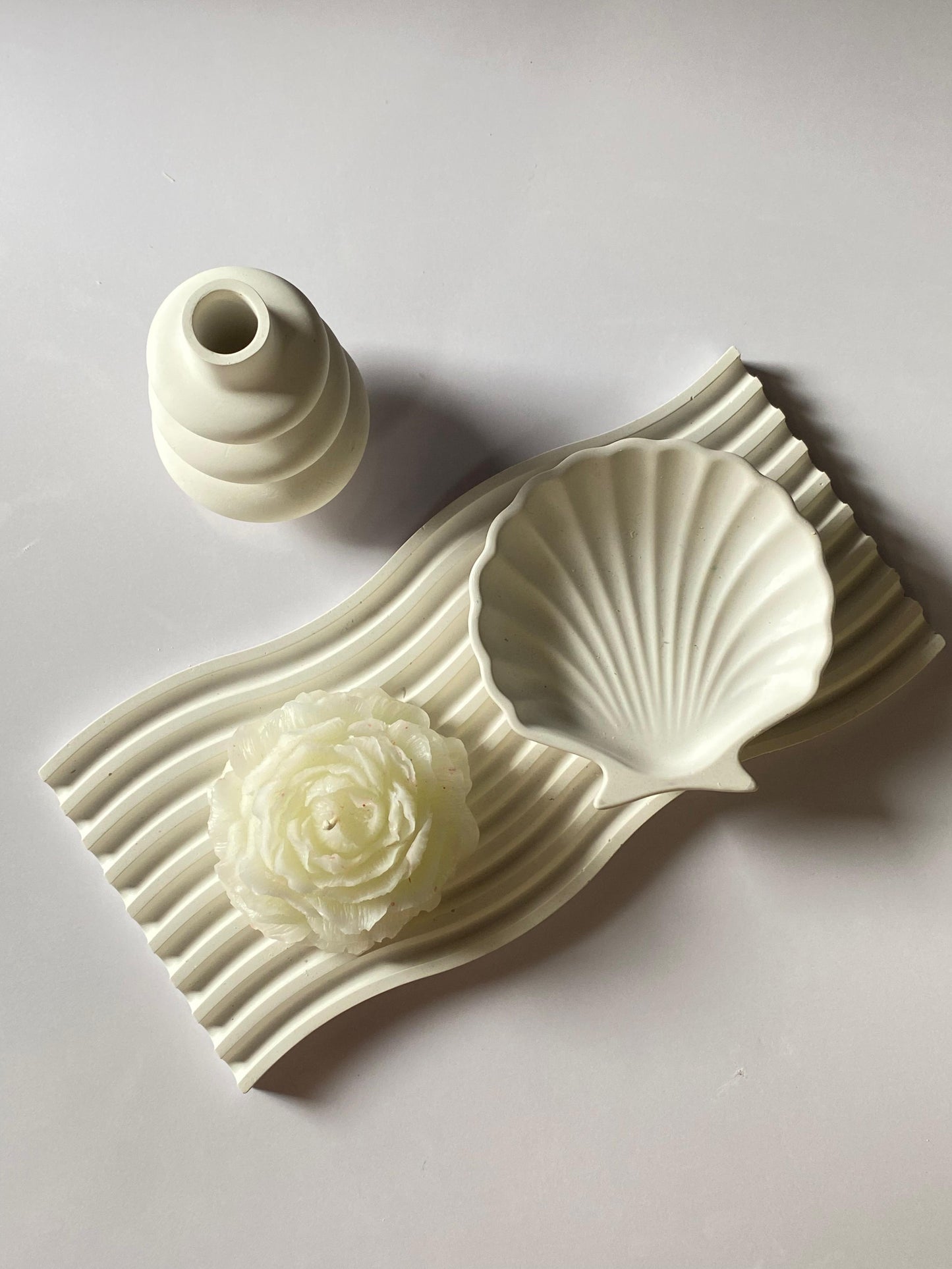 Set of 4 - Wave Tray, Peony candle, Stack Vase & Sea Shell Tray